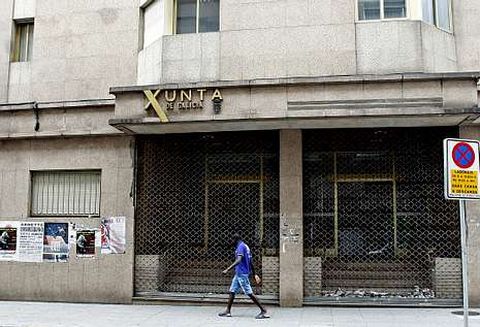 La antigua sede de la Xunta, ubicada en el n�mero 42 de Benito Corbal, lleva cinco a�os sin uso.