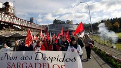 Manifestacin contra los despidos de Sargadelos en Cervo