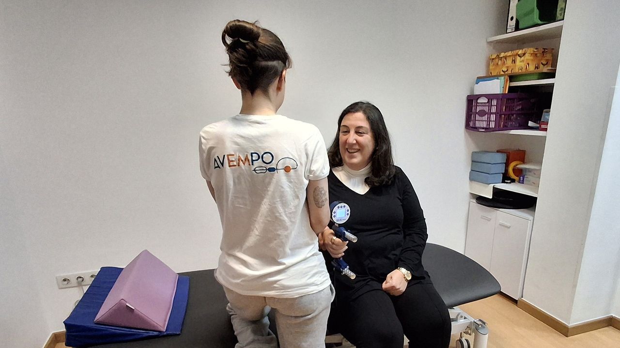 Equipos de fisioterapia para 35 personas con esclerosis múltiple en Vigo