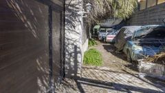 Vivienda situada en el carril de Las Palomas de la pedan�a murciana de San Jos� de la Vega, donde un hombre de unos 50 a�os ha sido detenido en Murcia por la Polic�a Nacional como presunto autor de sendos delitos de violencia de g�nero y detenci�n ilegal tras retener presuntamente y agredir durante casi dos a�os a su pareja sentimental, que logr� escapar del cautiverio y cuya desaparici�n hab�a denunciado en abril de 2024 su familia.
