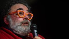 El escritor Bob Pop, durante la presentaci�n de su candidatura a las primarias de Barcelona en Com�.