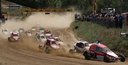 La categor�a de kartcr�s fue la m�s numerosa de la cita carballesa y a la vez la m�s r�pida y disputada. 