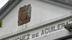 Escudo  en la fachada del antiguo cuartal S�nchez Aguilera