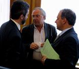 Nazario Pin, entre el alcalde (izquierda) y Jos� Tom�. 