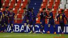 Jugadores del Bar�a B celebran un gol al Lugo