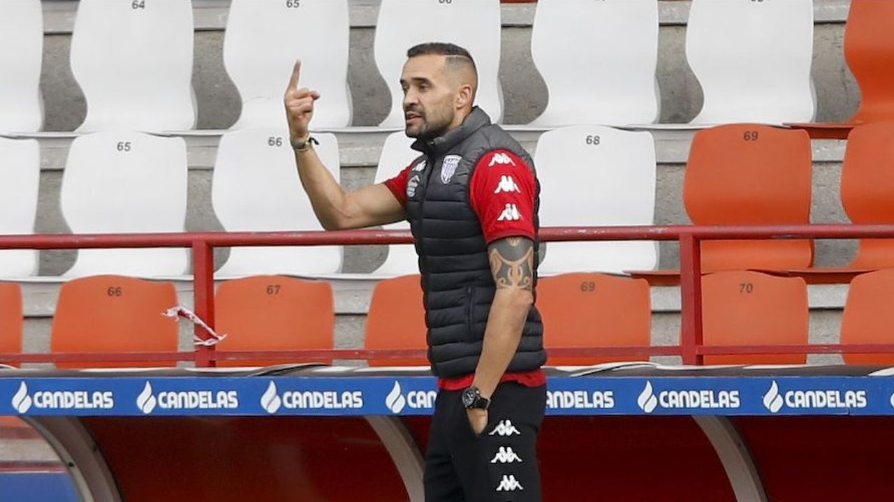 El Arenteiro se agarra al clavo ardiente de Juanfran para buscar el milagro