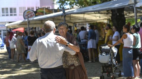 Ambiente en las fiestas de Castro de Ribeiras de Lea.