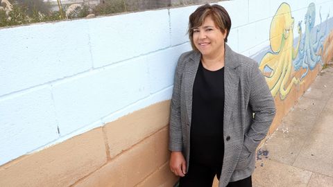 Ana Novo destaca la gran labor que realiza la Asociaci�n Contra el C�ncer de Ribeira, con la que colabora como voluntaria