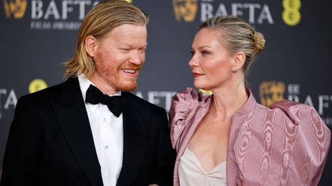  Jesse Plemons y Kirsten Dunst