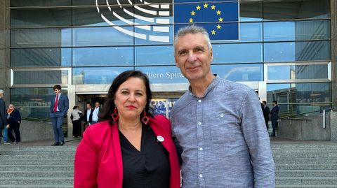Luis Seara, en Bruselas, con la eurodiputada Ana Miranda.
