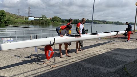 Sa�l Craviotto, Carlos Ar�valo, Rodrigo Germade y Miguel Garc�a esta ma�ana en el embalse de Trasona