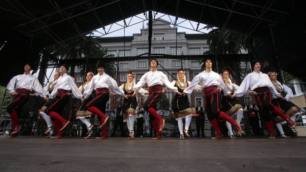 La plaza de María Pita y el Campo da Leña, en A Coruña, se llenarán de música y colorido de cuatro continentes