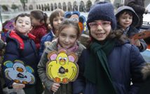 Salesianos adelant al jueves el da de la paz y lo uni al bicentenario de su fundador, Juan Bosco. 