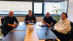 Integrantes de la plataforma Xuntos polo centro de d�a de Corcubi�n