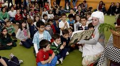 Os nenos, e tam�n os maiores, gozaron coas �Aventuras na coci�a� de Trinketrinke.