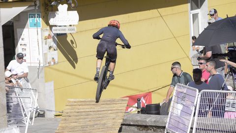 Carrera final del descenso urbano de Sarria
