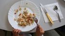 Men� en un comedor escolar gallego (foto de archivo)
