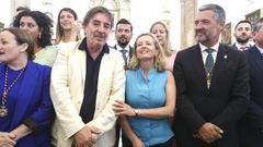 Nadia Calvi�o junto Luis Garc�a Montero (izquierda) durante el acto de nombramiento de Almudena Grandes como Hija Adoptiva de la Villa de Rota