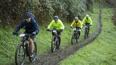 Imagen de archivo de un descenso en bicicleta por el monte
