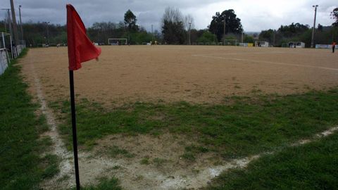 A Xunqueira. En el �rea del campo de f�tbol junto al Lagares se concentrar�n los buses que desplazar�n a los militares