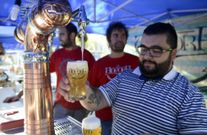 La Feira da Cervexa est� en la plaza Carlos Casares. 