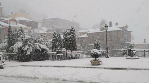 Intensa nevada en Santa Eulalia de Oscos