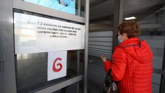 Un cartel informaba este viernes de la ausencia de seis de los doce m�dicos que hay en Boiro.