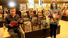 Leopoldo Otero y Xulia D�az son los lectores m�s �vidos de la biblioteca �nxel Casal. Ella estudia en el CEIP Ap�stolo Santiago, desde infantil. Y �l se form� como t�cnico auxiliar administrativo, aunque empez� a trabajar en una tienda y ha pasado por distintos empleos, inlcuido cocinero en A Ovella Negra, jardinero o  encargado del ropero en la antigua discoteca Liberty. 