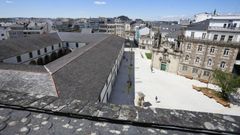 Vista del cuartel de San Fernando, la iglesia de San Froiln y la peatonalizacin