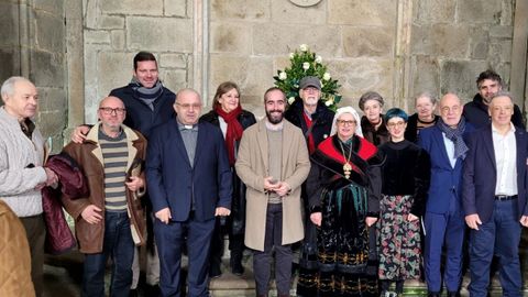 A delegaci�n rianxeira desprazada a Santiago para a homenaxe a Castelao.