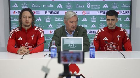 Ansede, en el centro de la imagen, aprovech� la presentaci�n para agradecer al racinguismo su apoyo.