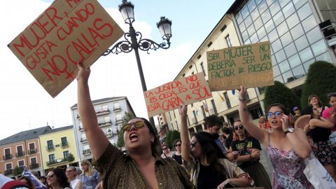 Concentraci�n en Ponferrada contra el auto que deja en libertad a los miembros de La Manada
