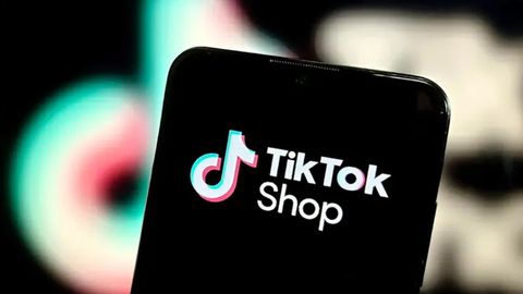 Logo de TikTok Shop en un tel�fono m�vil