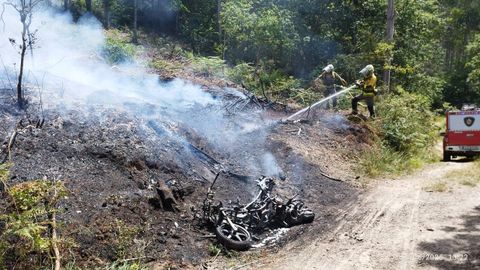 En la extinción del incendio participaron Emerxencias de Cuntis y personal de Medio Rural