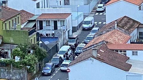 �ltimo operativo policial llevado a cabo en el narcopiso de la avenida de Bilbao de Santiago.