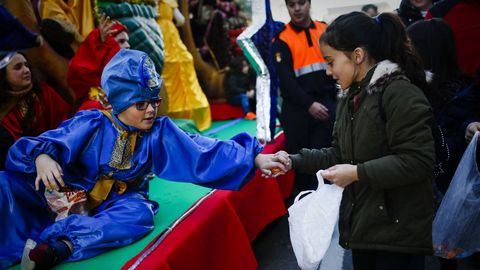Cabalgatas de Reyes de Ourense.Cientos de personas se congregaron en las calles de Xinzo para recibir a los Reyes Magos