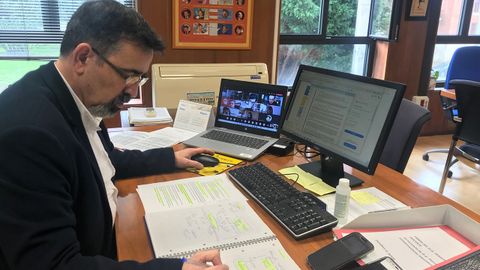 El director general de Personal Docente del Principado de Asturias, Jos� Manuel L�pez Guerrero