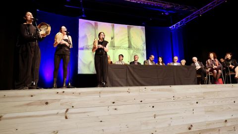 <span lang= gl >En directo: Da das Letras, homenaxe s cantareiras e  poesa popular oral</span>