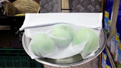 Bolsa de malla reutilizable para fruta y verdura disponible en los establecimientos Vegalsa-Eroski