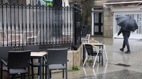 Despus de muchos das de tiempo seco, hoy es un da de terrazas vacas en Galicia debido a la lluvia