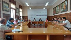 El alcalde, Jos� Manuel Rey Varela, con la junta de personal y el comit� de empresa del Concello de Ferrol
