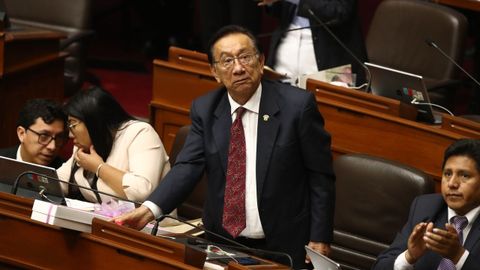 El presidente interino de Per�, Jos� Mar�a Balc�zar, en el Parlamento