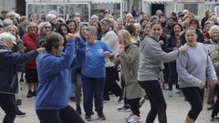 Protesta del personal y los usuarios de las escuelas deportivas de A Coru�a