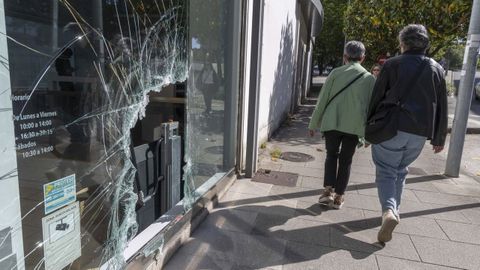Desperfectos visibles en un comercio en el que robaron en mayo de este año