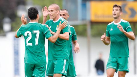 Gol Steven Lolo Tejera Real Oviedo Unionistas.Steven celebra su tanto con Lolo y Tejera