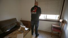 Desokupaci�n de una vivienda allanada en la ronda de Nelle de A Coru�a.