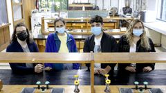 Emilio Lage, Marta Sanjiao, Ismael L�pez y Raquel Miranda, en uno de los laboratorios