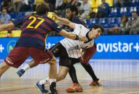 El Teucro hizo un gran principio y un gran final de partido, pero la infalibilidad del Bar�a hizo imposible la victoria. 
