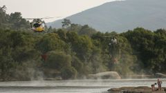 Medios terrestres y a�reos siguen luchando contra los fuegos en la provincia