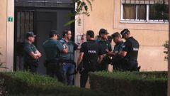 Registro policial el pasado octubre de la vivienda de la presunta homicida